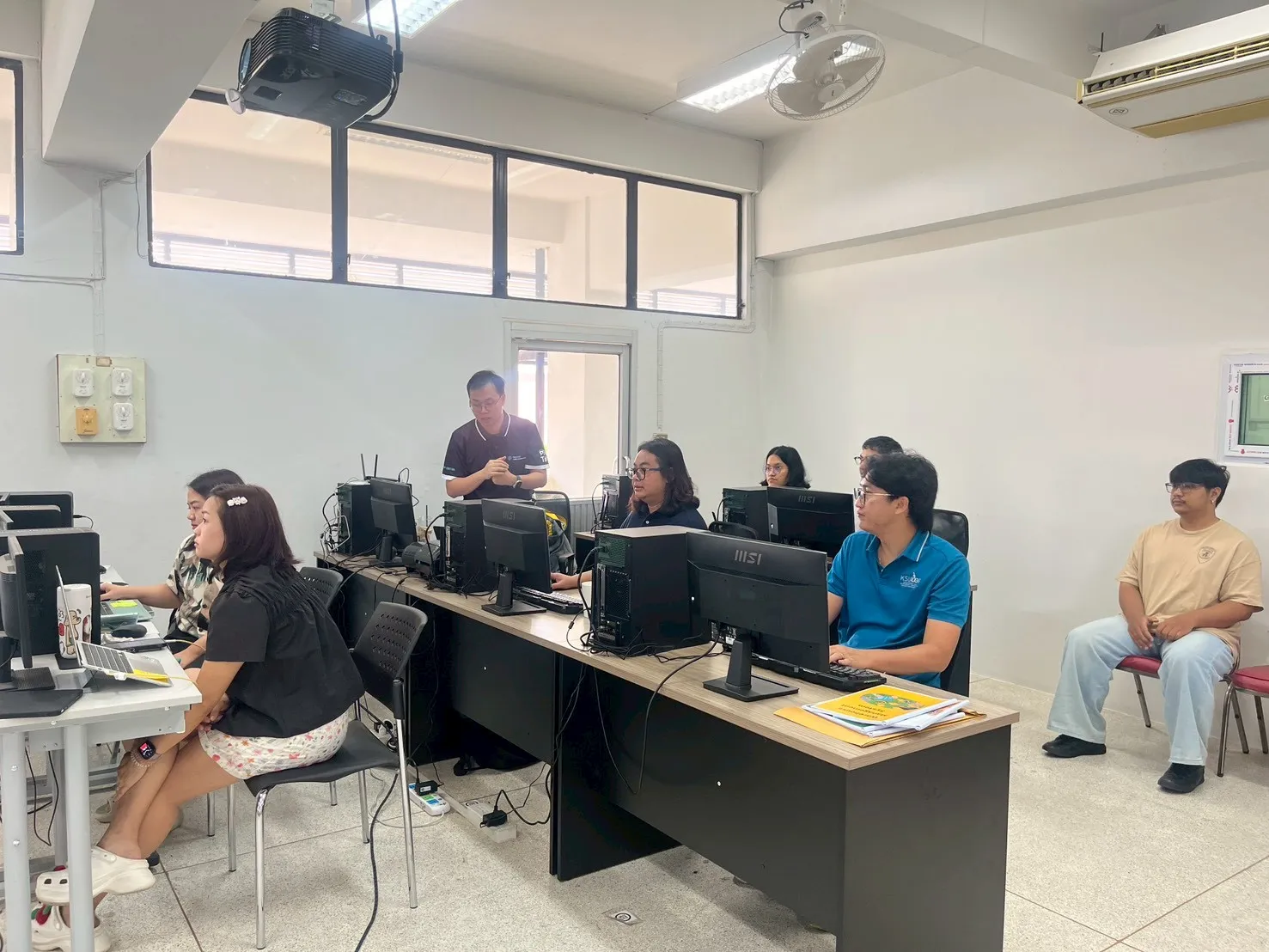 TMS and WMS system training at Kalasin University Logistics Engineering